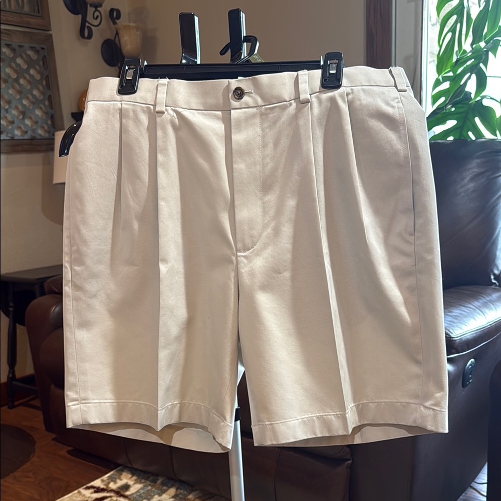 Brooks Brothers beige Light Weight Advantage Chino Men’s Shorts
